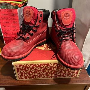 Red Timberline boots Boys size 5.5
